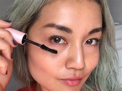 the best mascara for short lashes - mascara for asian short lashes.